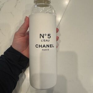 CHANEL Paris No. 5 Water Bottle - Elegant White